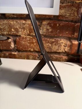 MOFT iPhone Tripod Stand, slim and foldable
